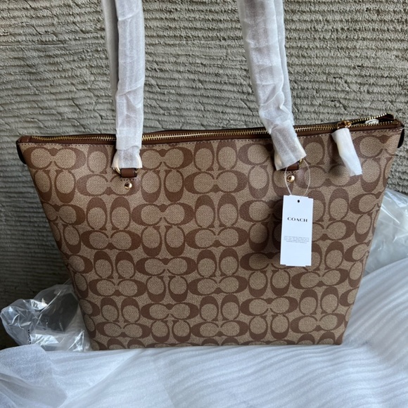 COACH LARGE Gallery Tote In Signature Canvas BRAND NEW WITH TAGS - Picture 7 of 11